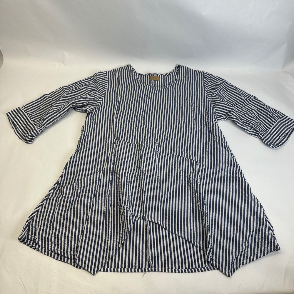 Tulip Women Small Blue White Stripe Seersucker 3/4 sleeve Tunic Asymmetrical Hem